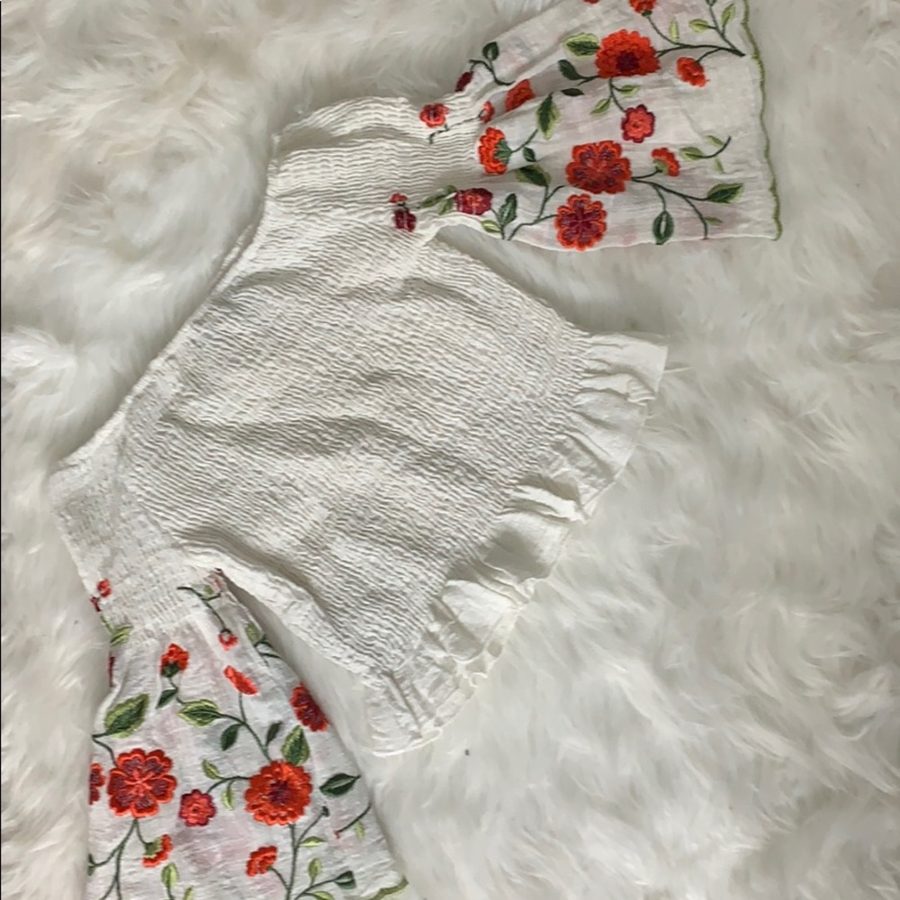 Crop top shirt 🌺